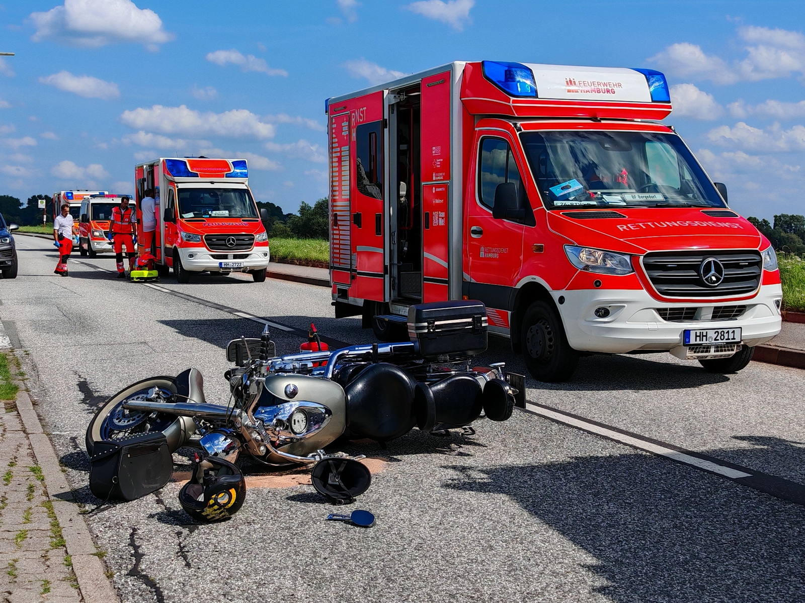 Zwei Motorräder in Kirchwerder miteinader kollidiert – drei zum teil schwer Verletzte