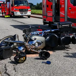 Zwei Motorräder in Kirchwerder miteinader kollidiert – drei zum teil schwer Verletzte