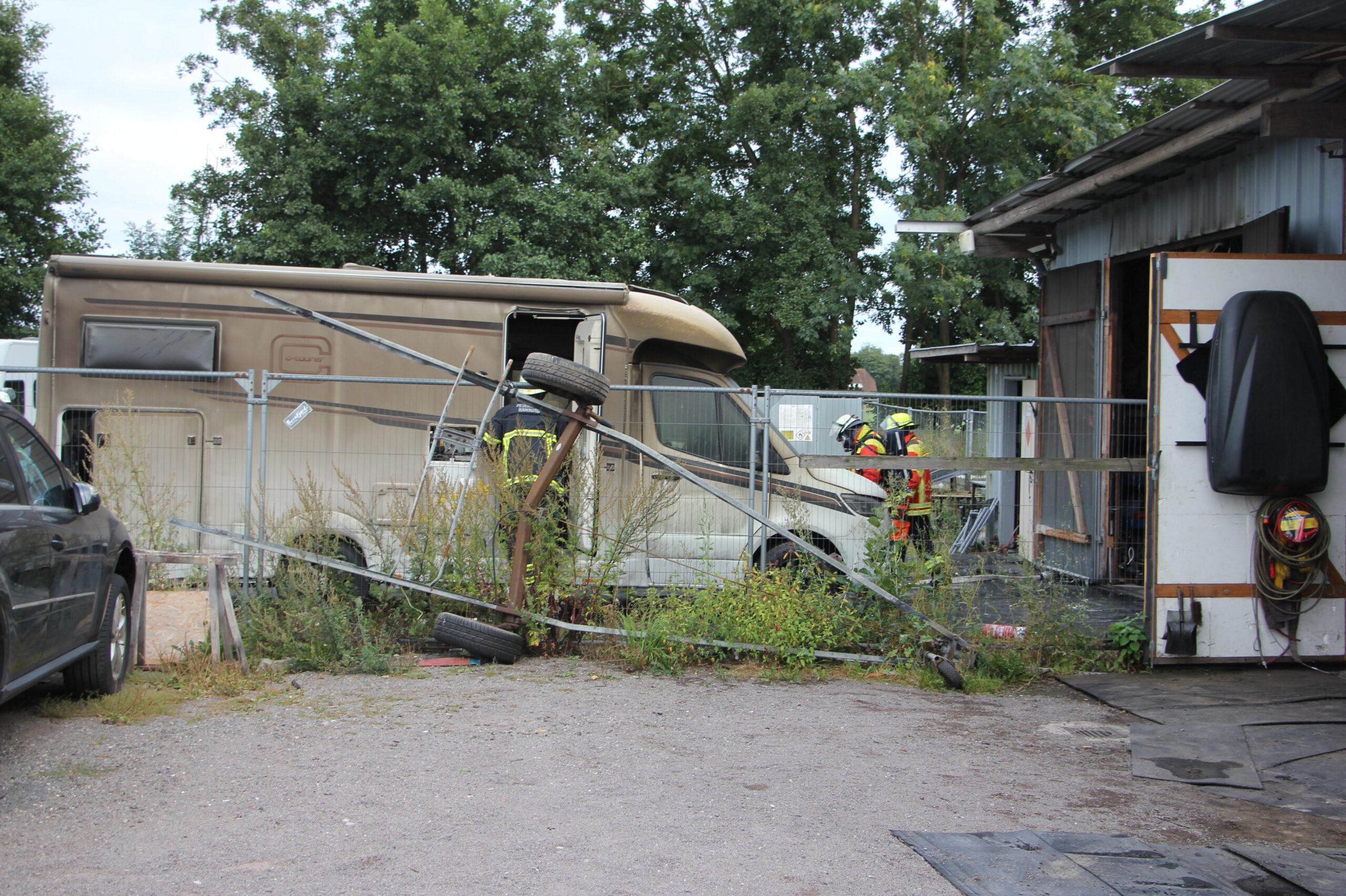 Ein verkohlter Camper