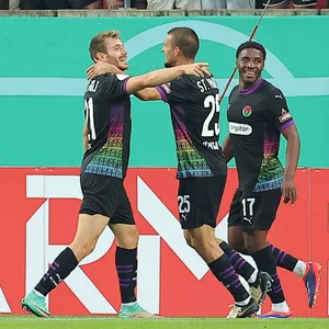 Lars Ritzka, Adam Dzwigala und Dapo Afolayan in Halle