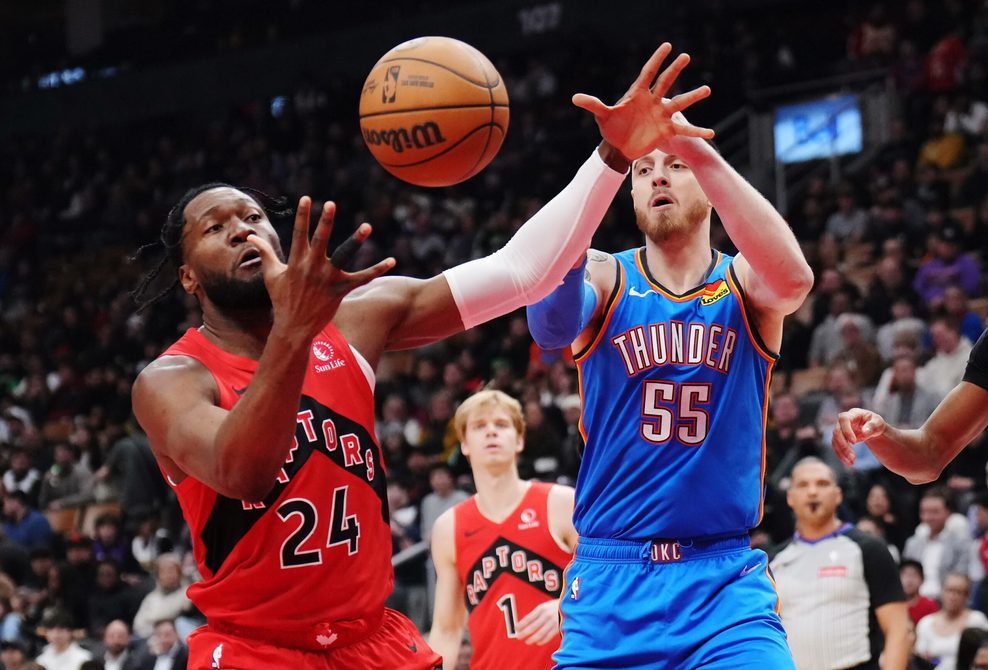 Isaiah Hartenstein (r.) im Duell mit Bruno Fernando