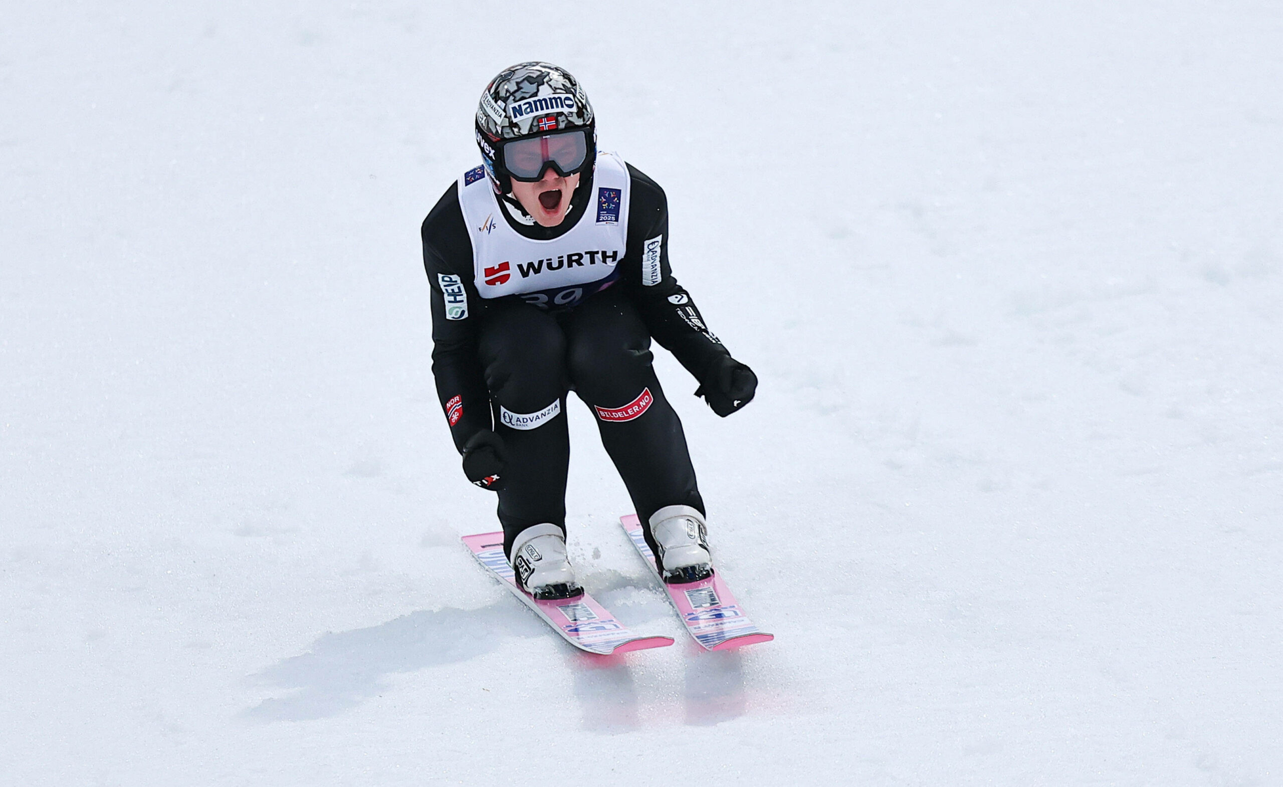Marius Lindvik bei einem Skisprung