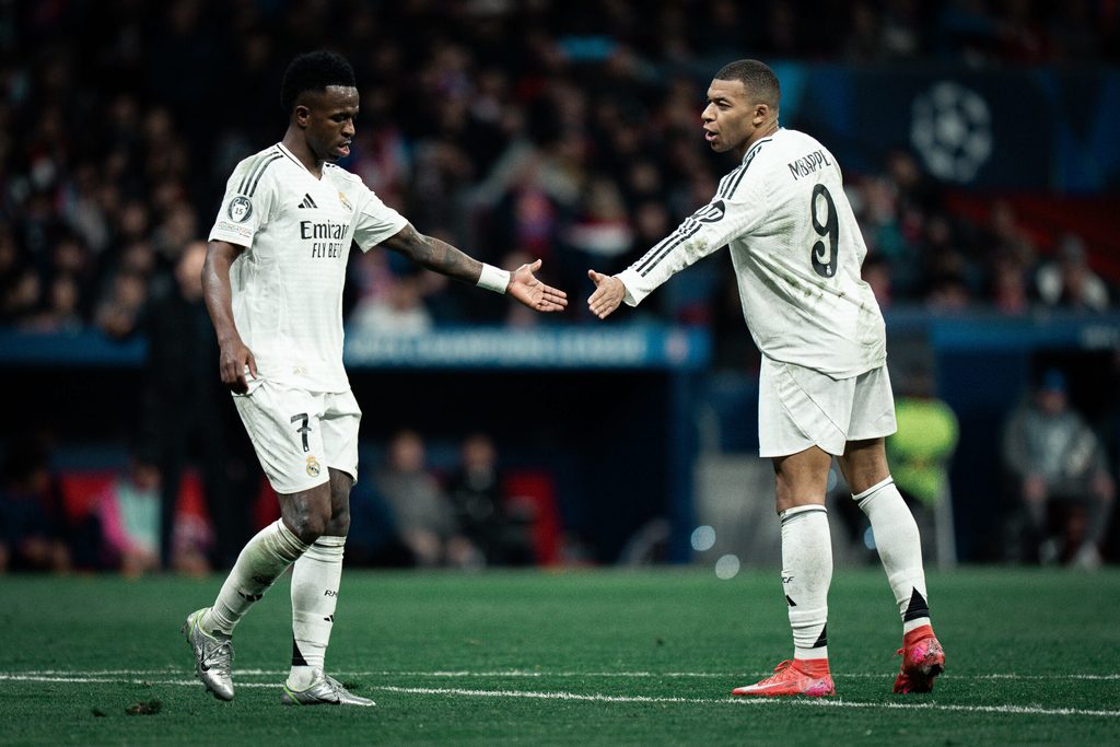 Vinicius Junior (l.) und Kylian Mbappe