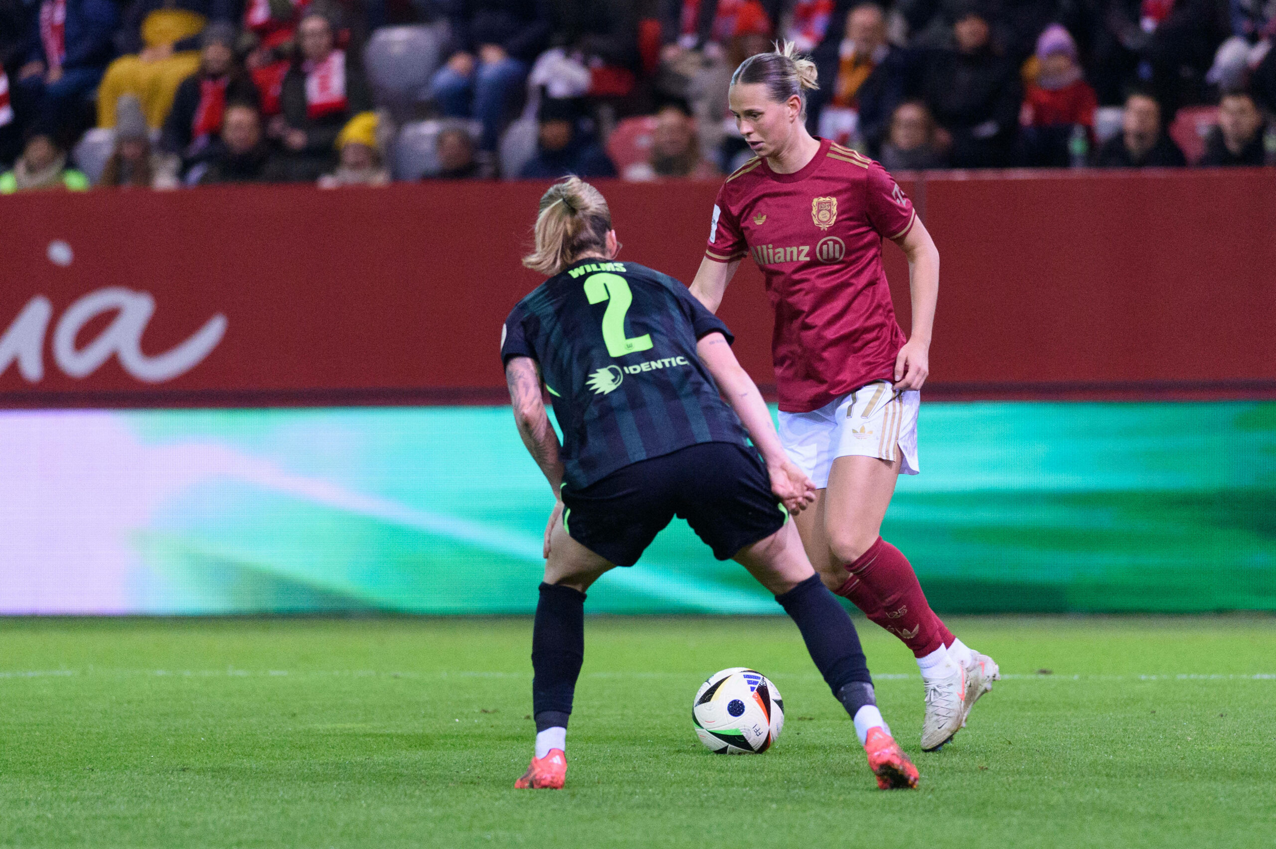 Klara Bühl in einem Spiel gegen Wolfsburg