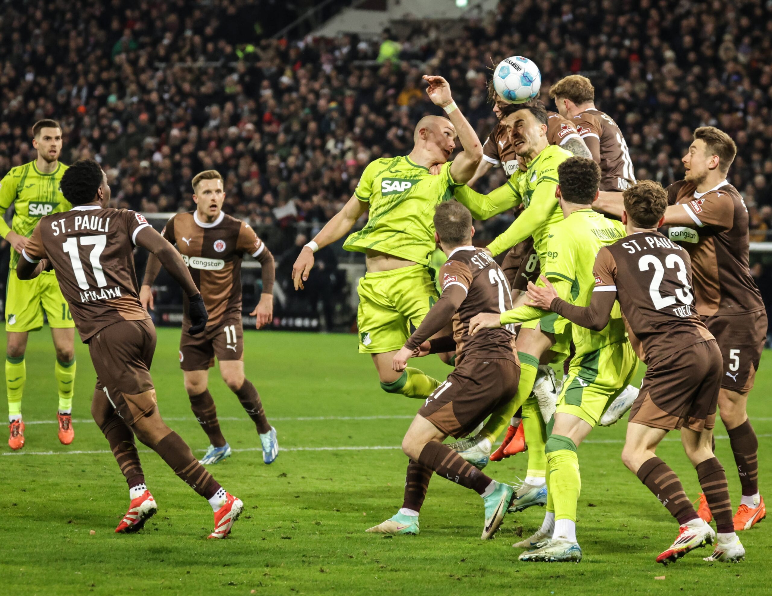 Getümmel bei St. Paulis Spiel gegen Hoffenheim