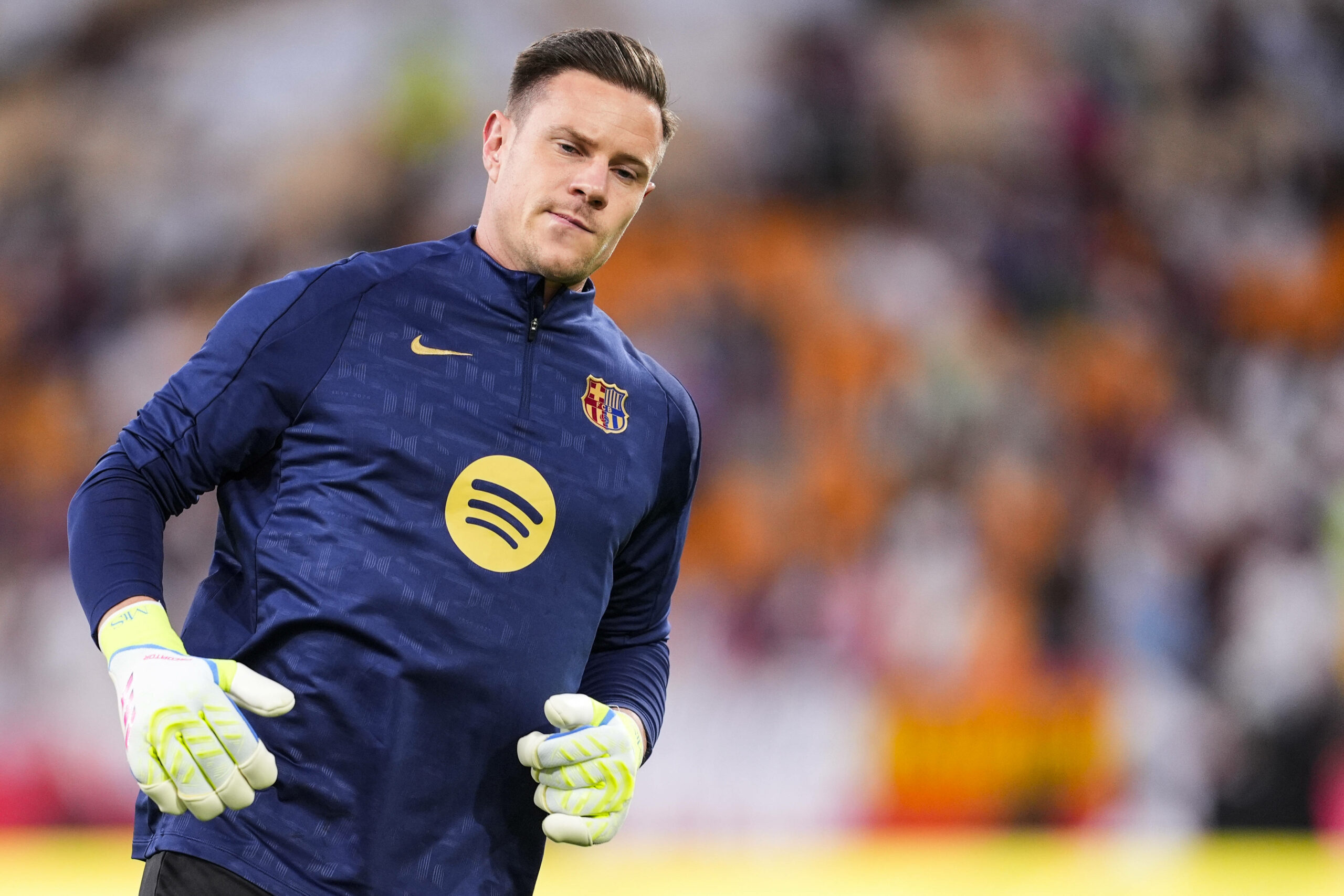 Marc-André ter Stegen wärmt sich auf