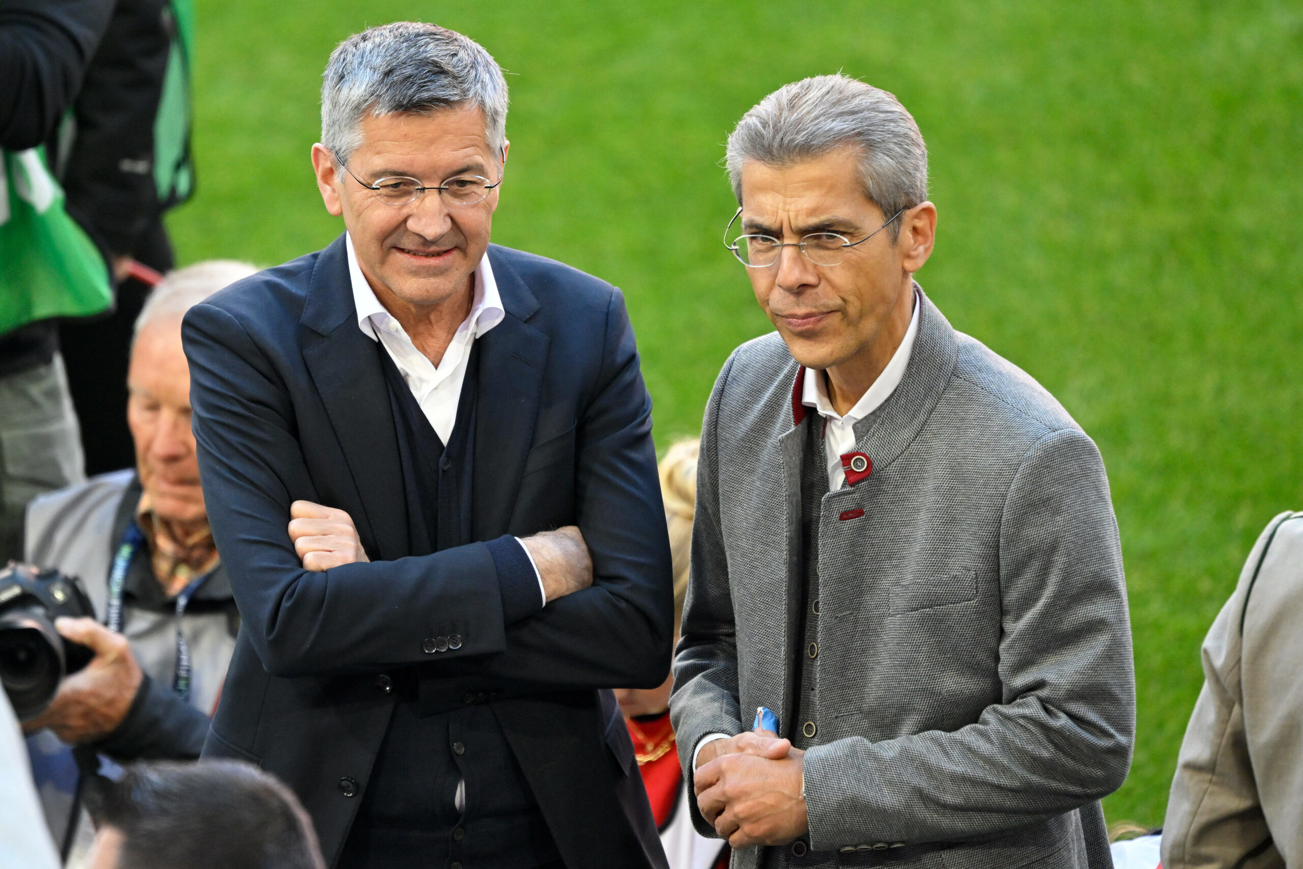Herbert Hainer mit Michael Diederich bei der Bayern-Meisterfeier