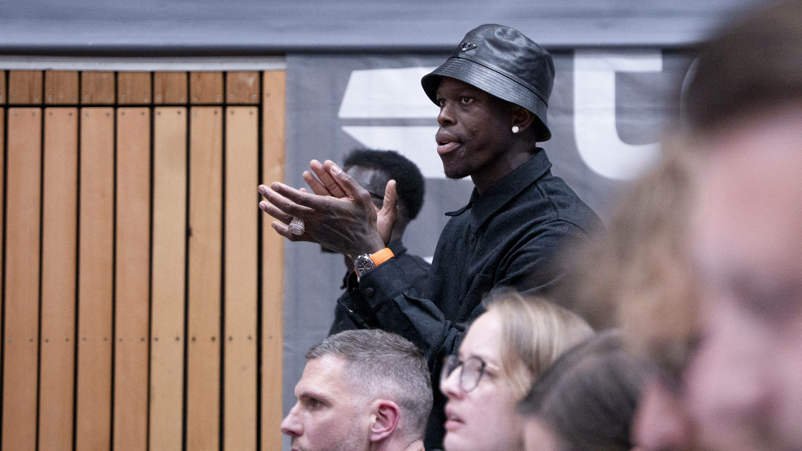 Dennis Schröder klatscht