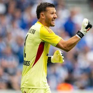 Daniel Heuer Fernandes ballt die Faust