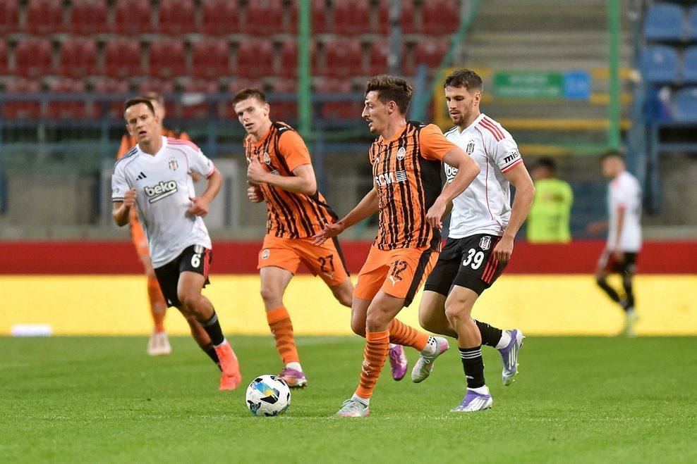 Giorgi Gocholeishvili im Donezk-Trikot bei der Europa-League-Quali gegen Besiktas