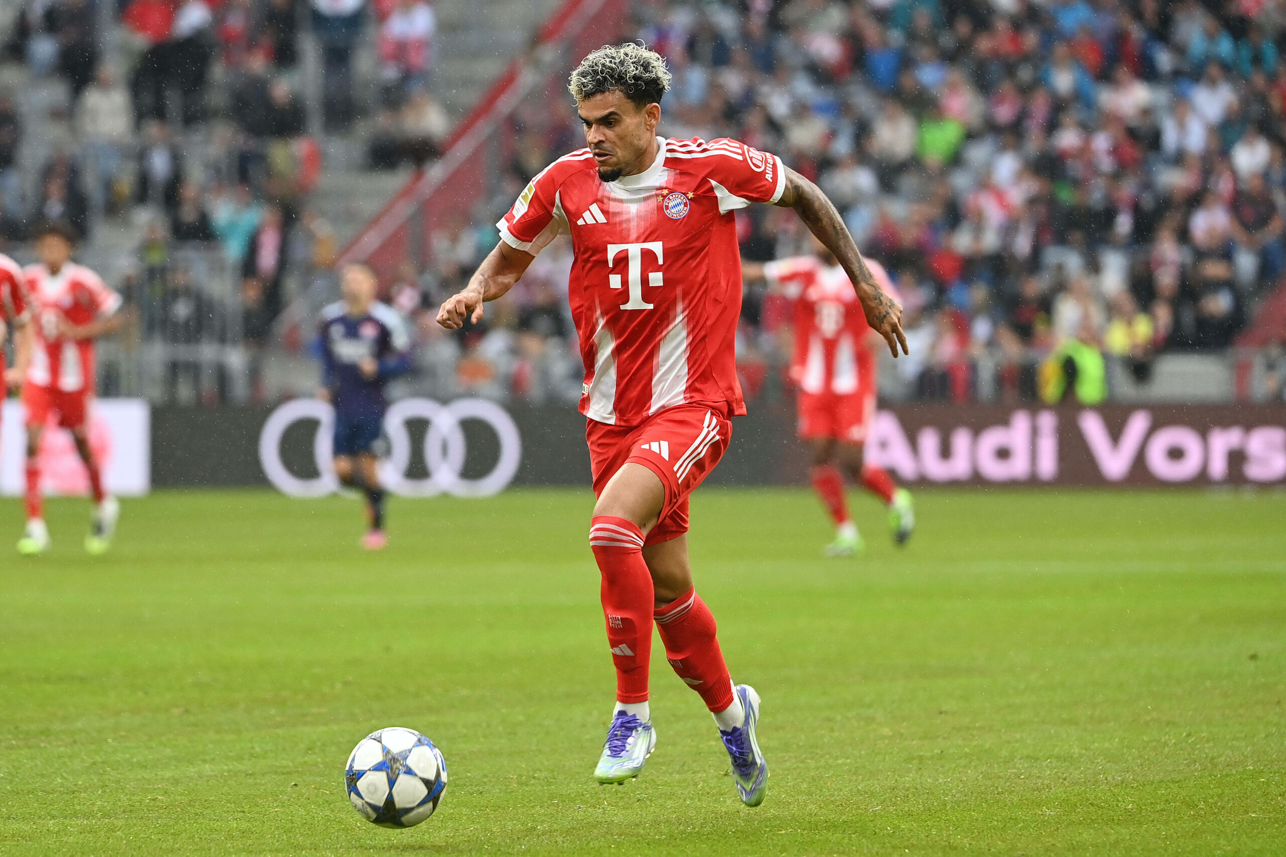 Luis Diaz sammelt seine ersten Minuten im Bayern-Trikot
