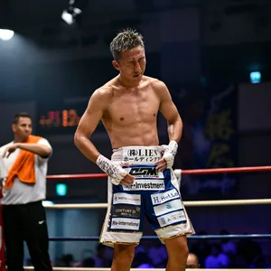 Tokio, Japan: Herausforderer Shigetoshi Kotari wirkt enttäuscht nach dem Unentschieden im OPBF-Superfedergewichtstitelkampf in der Korakuen Hall am 2. August 2025.