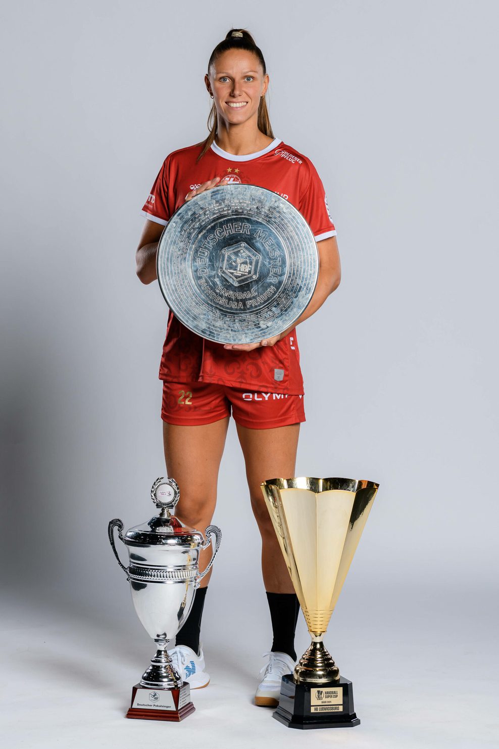 Xenia Smits mit den Ludwigsburger Trophäen
