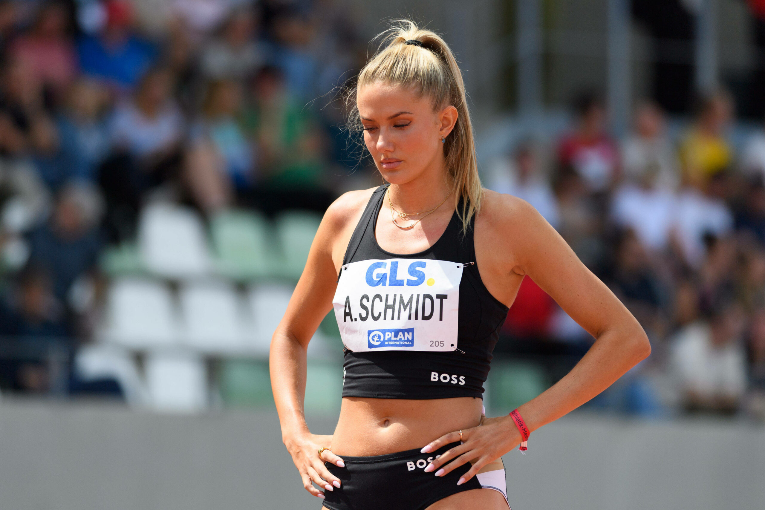 Alica Schmidt guckt traurig