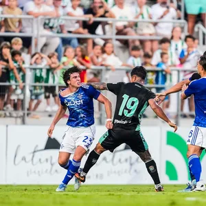 Rudelbildung beim Testspiel Betis gegen Como