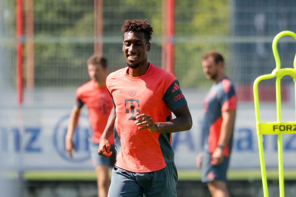 Kingsley Coman (FC Bayern Muenchen, 11), GER, Oeffentliches Training, FC Bayern Muenchen, Fussball, Saison 2025 2026