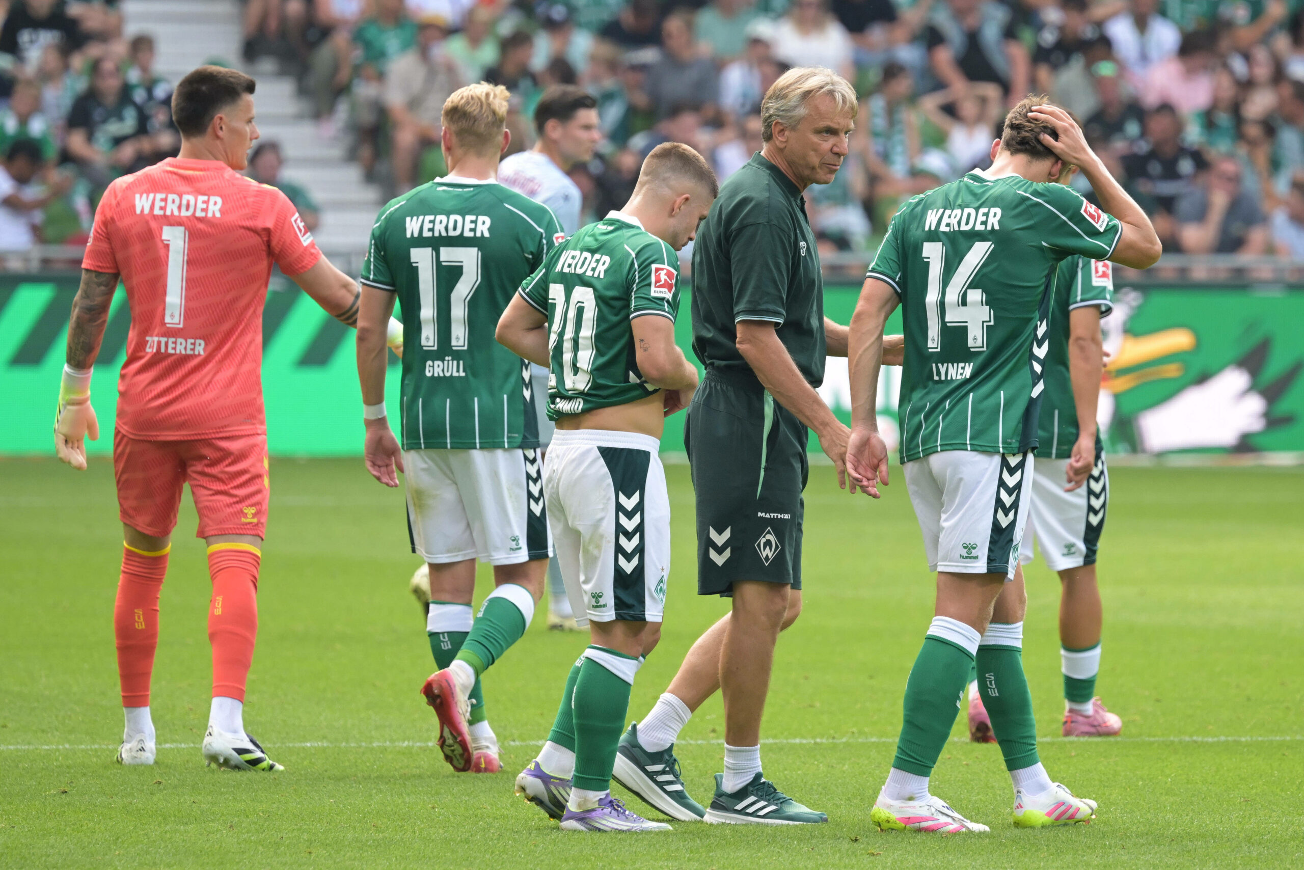 Enttäuschung bei Werder Bremen nach der Testspiel-Niederlage gegen Udinese Calcio