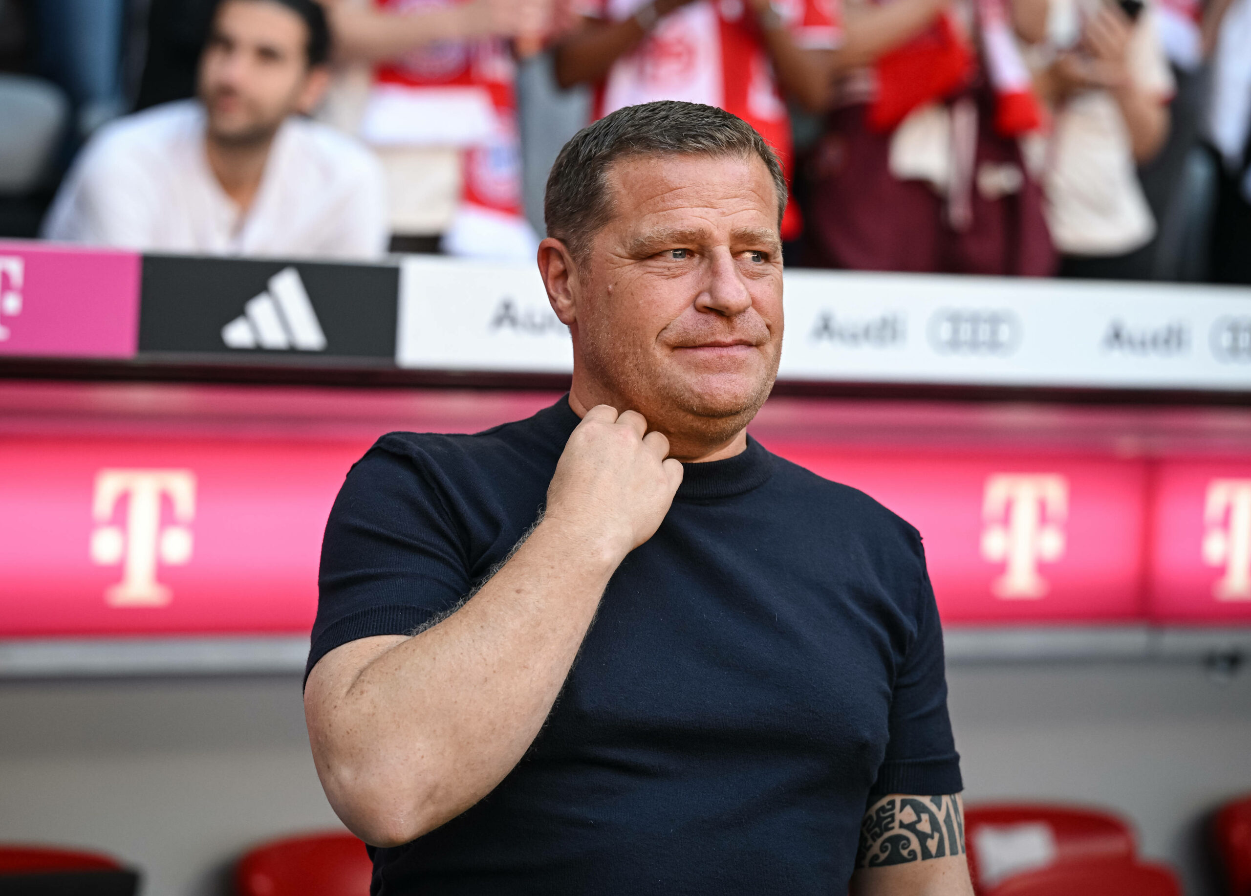 Max Eberl schaut nachdenklich