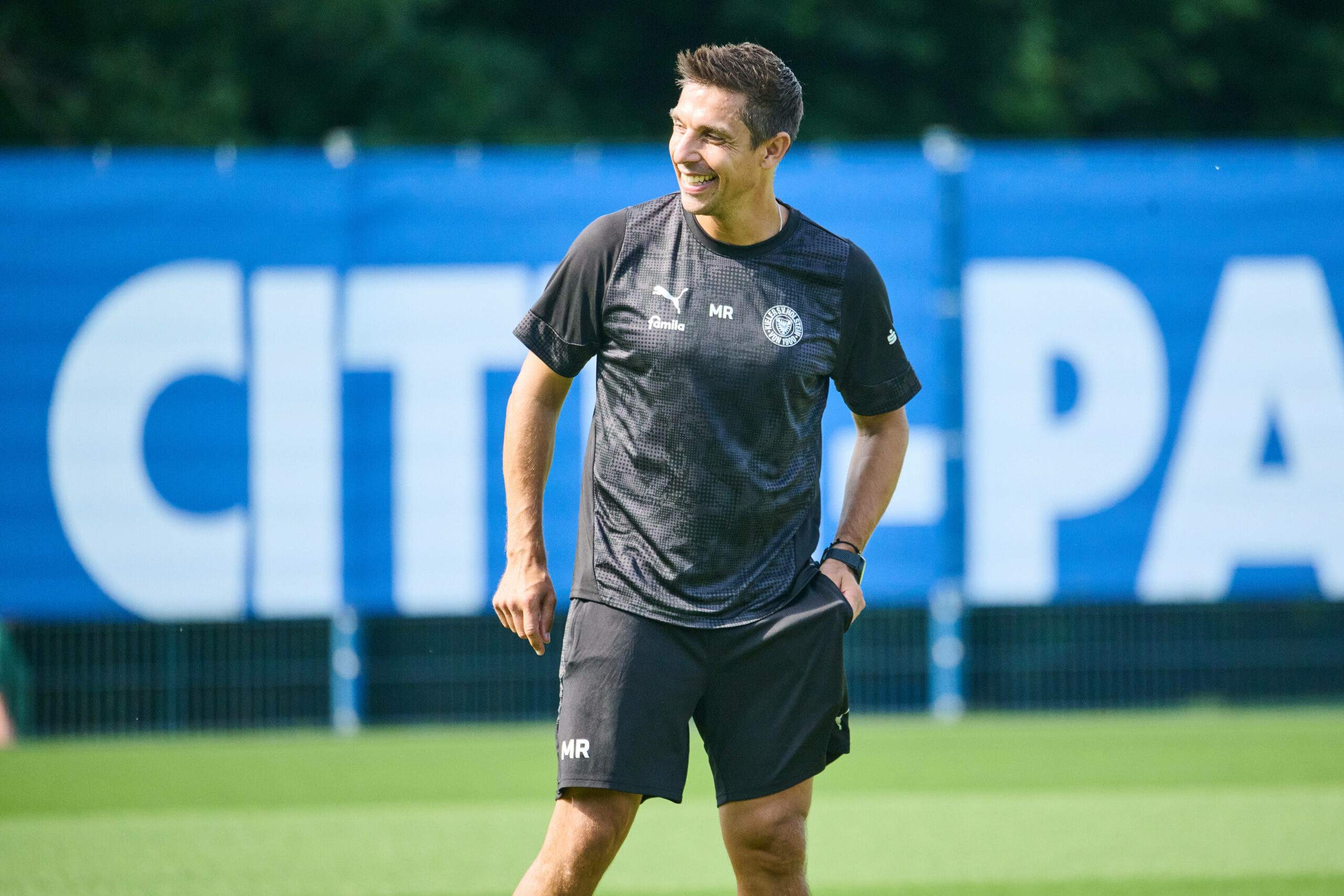 Marcel Rapp, Trainer von Holstein Kiel, beim Training in Kiel-Projensdorf.