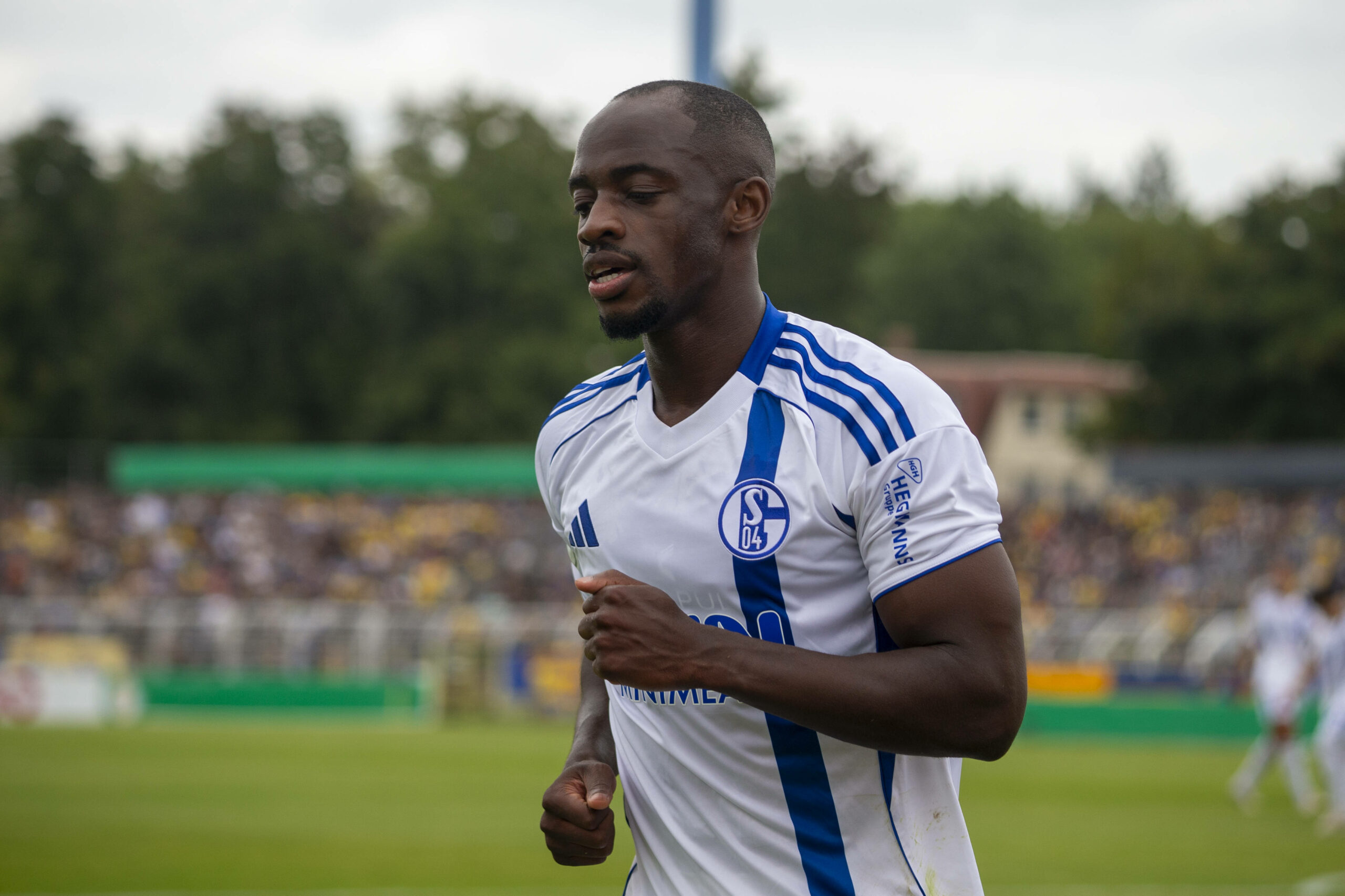 Christopher Antwi-Adjei im Schalke-Trikot