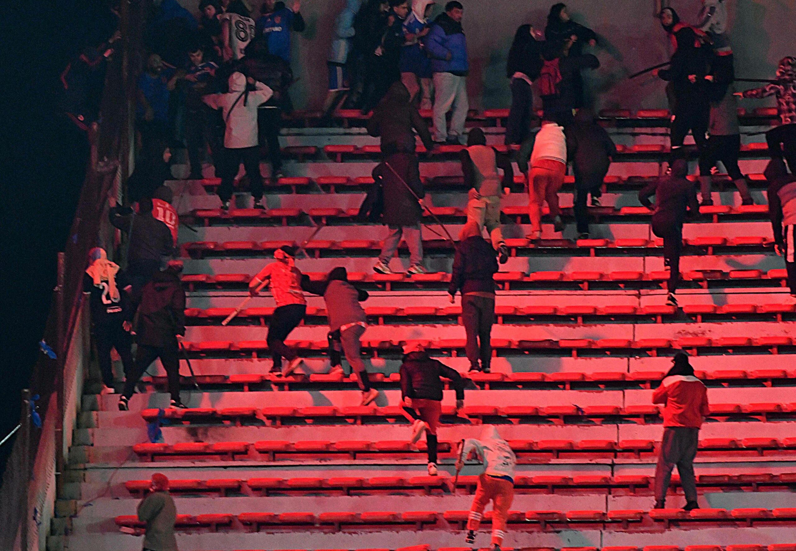 Ausschreitungen zwischen Independiente-Fans und Universidad de Chile-Fans