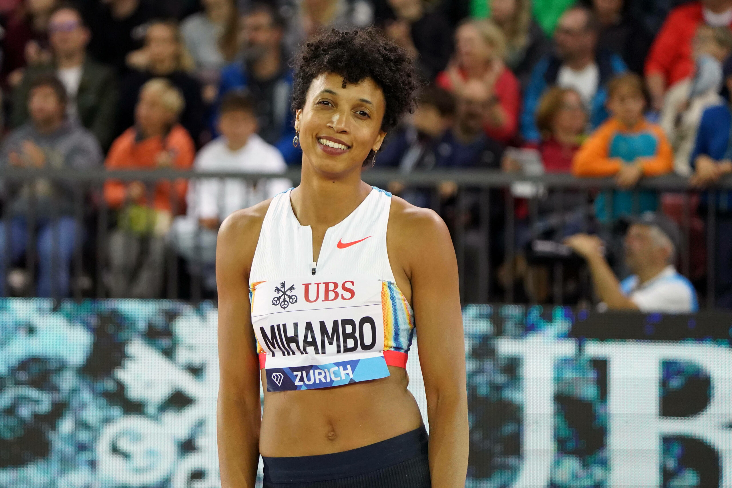 Malaika Mihambo lächelt in die Kamera