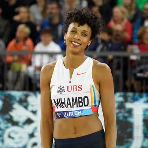 Malaika Mihambo lächelt in die Kamera