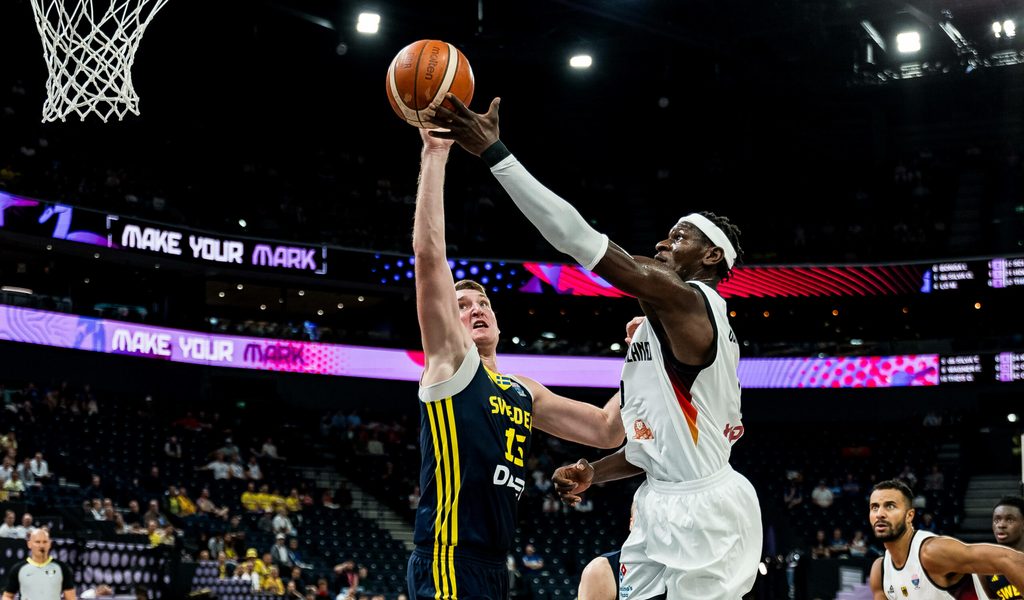 Trotz-Feueralarm-mitten-in-der-Nacht-Deutsche-Basketballer-feiern-n-chste-EM-Gala