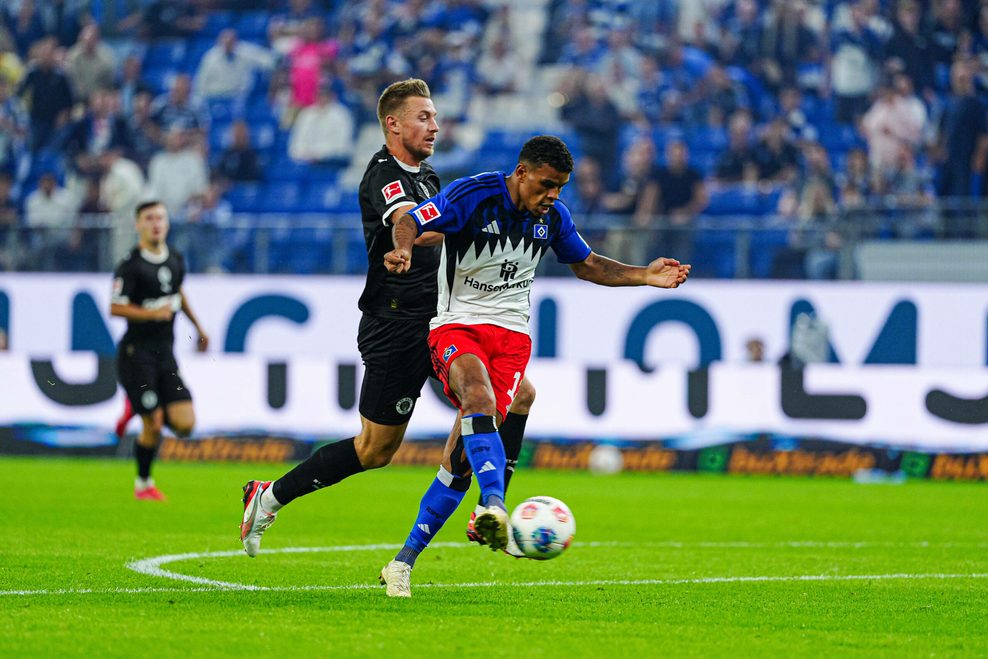 HSV-Profi Ransford Königsdörffer beim Derby gegen St. Paulib