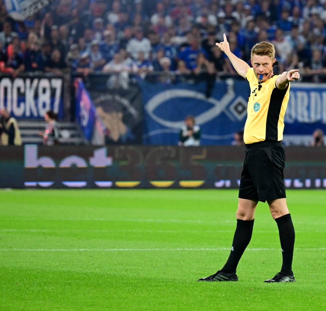 Christian Dingert beim Derby 2025