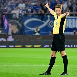 Christian Dingert beim Derby 2025