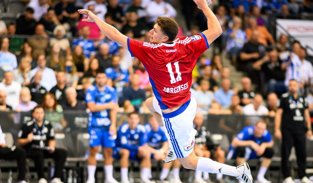 Starker-Auftritt-in-Stuttgart-Hamburgs-Handballer-feiern-Auftaktsieg