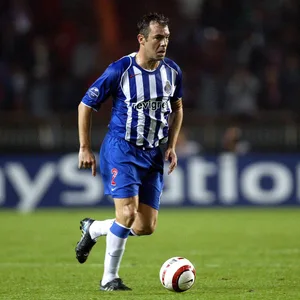 Jorge Costa am Ball für den FC Porto