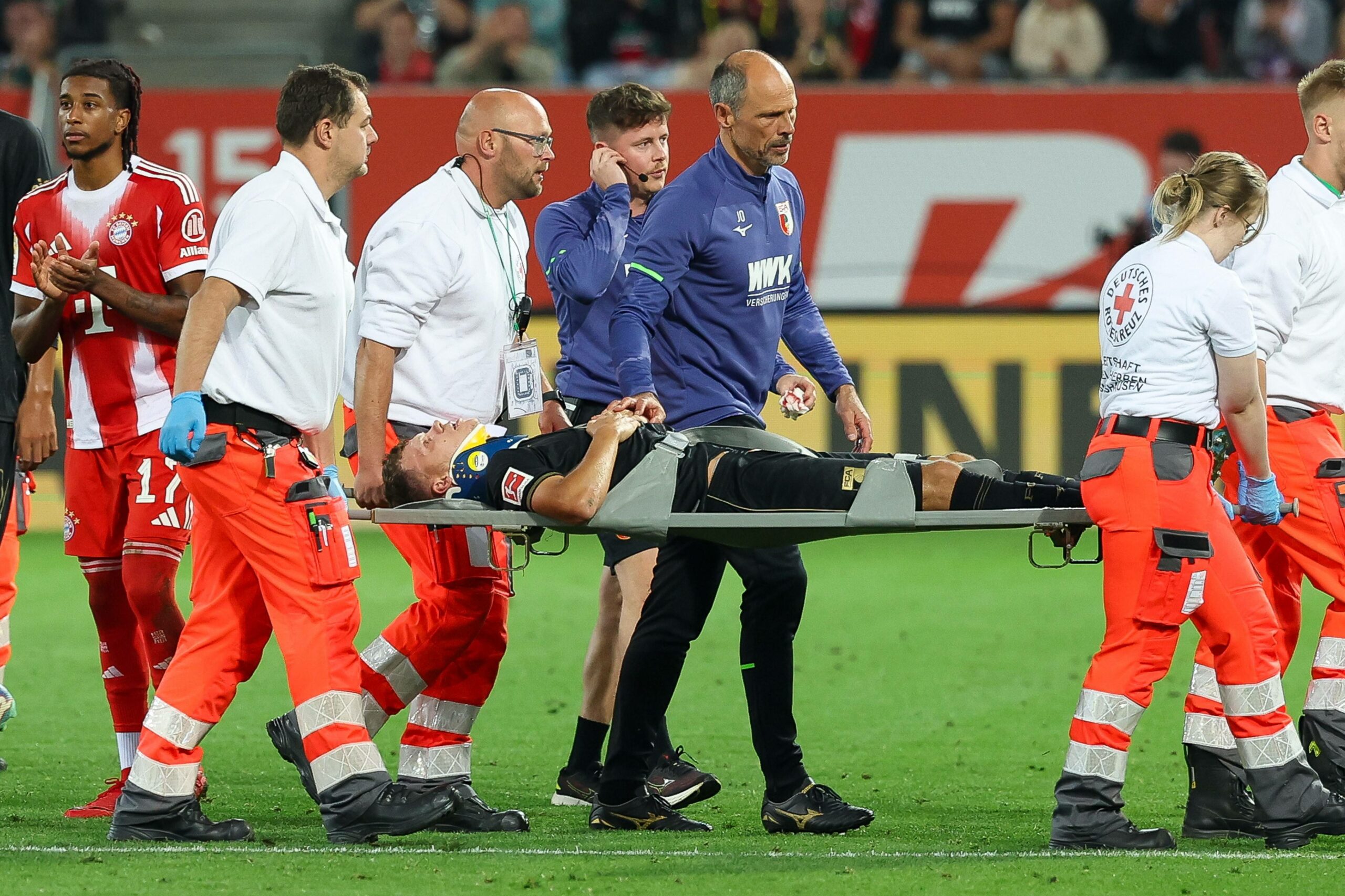 Robin Fellhauer wird abtransportiert