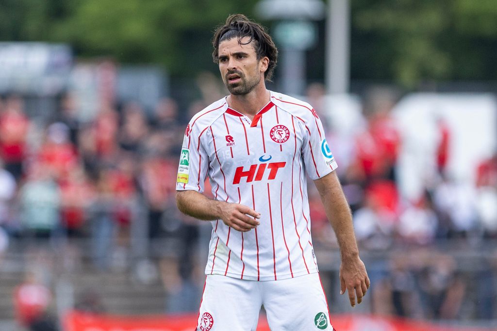Haider Al-Azzawe Im Köln-trikot