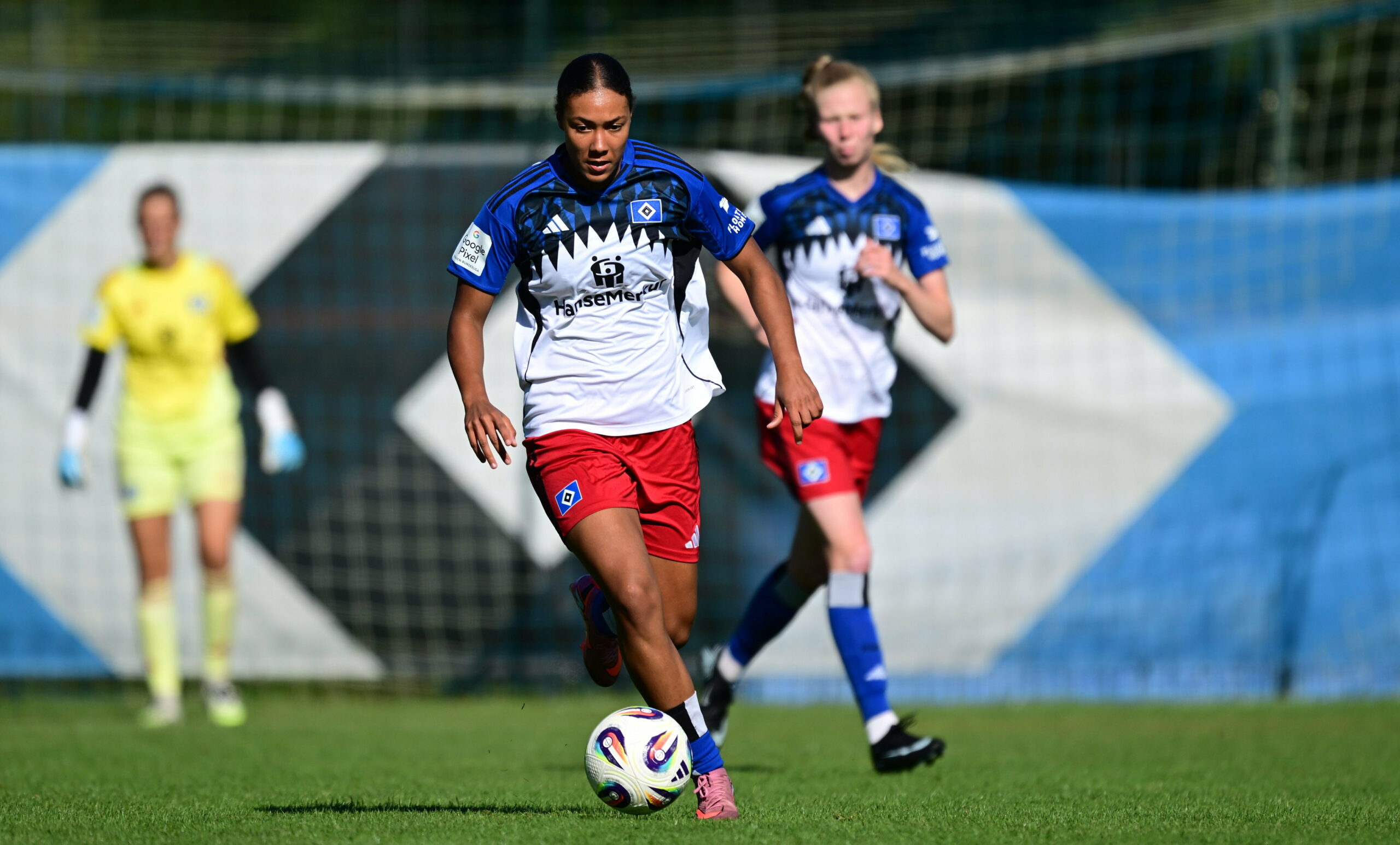 Melina Krüger am Ball