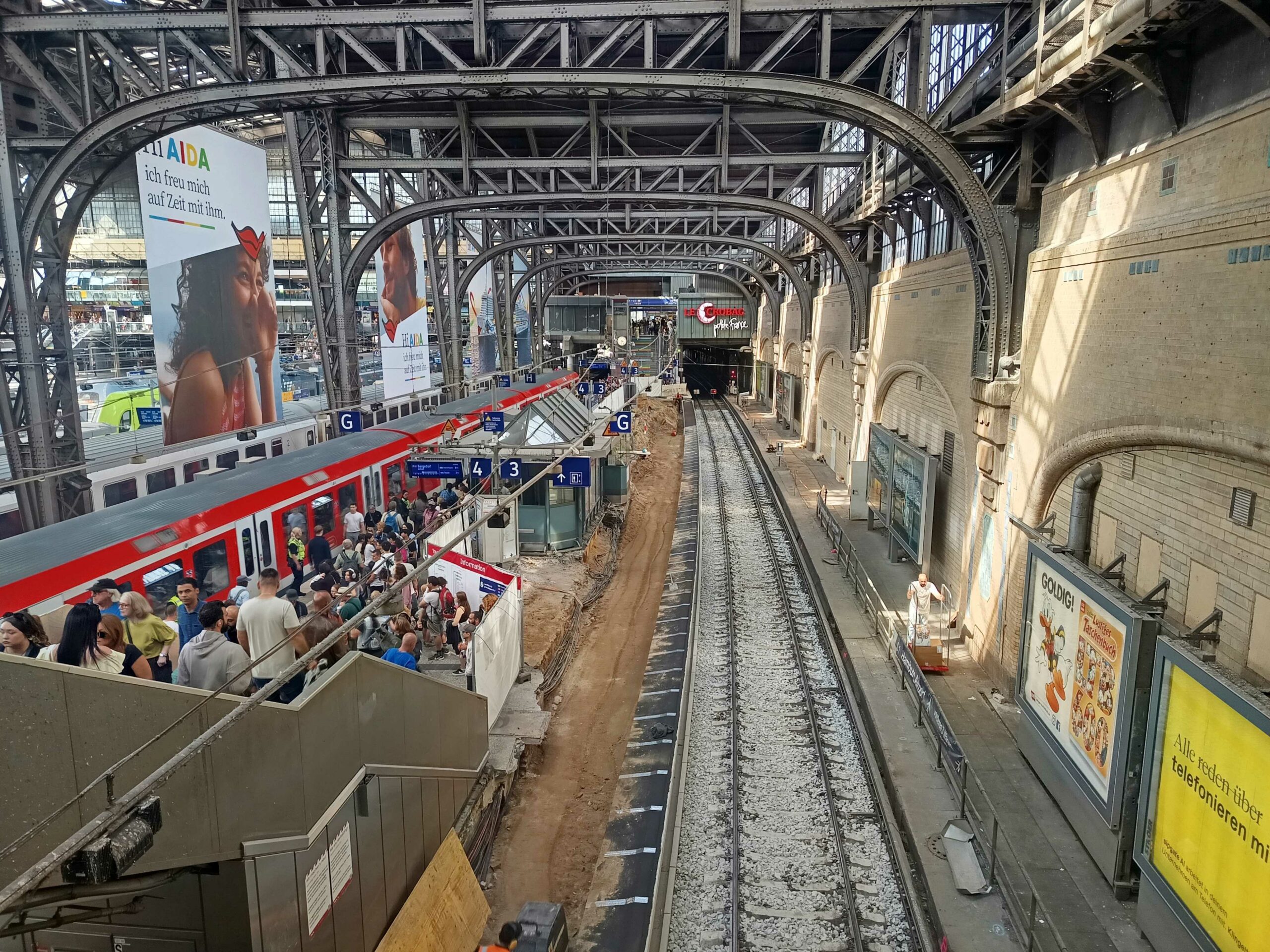 Das S-Bahn-Gleis 3 am Hamburger Hauptbahnhof ist wegen Bauarbeiten gerade komplett gesperrt.