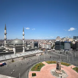 Der Taksim-Platz in Istanbul. Hier sollen sich die beiden Jugendlichen eine Vergiftung zugezogen haben, ehe sie verstarben.