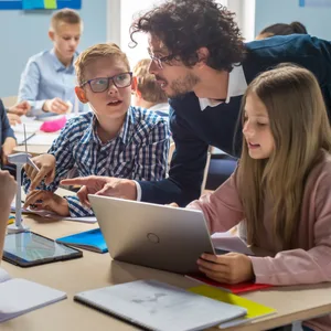 Lehrer vor der Klasse