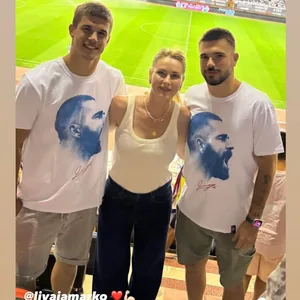 Luka und Mario Vuskovic im Stadion