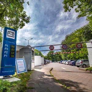 Die Park and Ride Anlage in Bahrenfeld ermöglicht ein schnelles Umsteigen zur S-Bahn-Linie S1.
