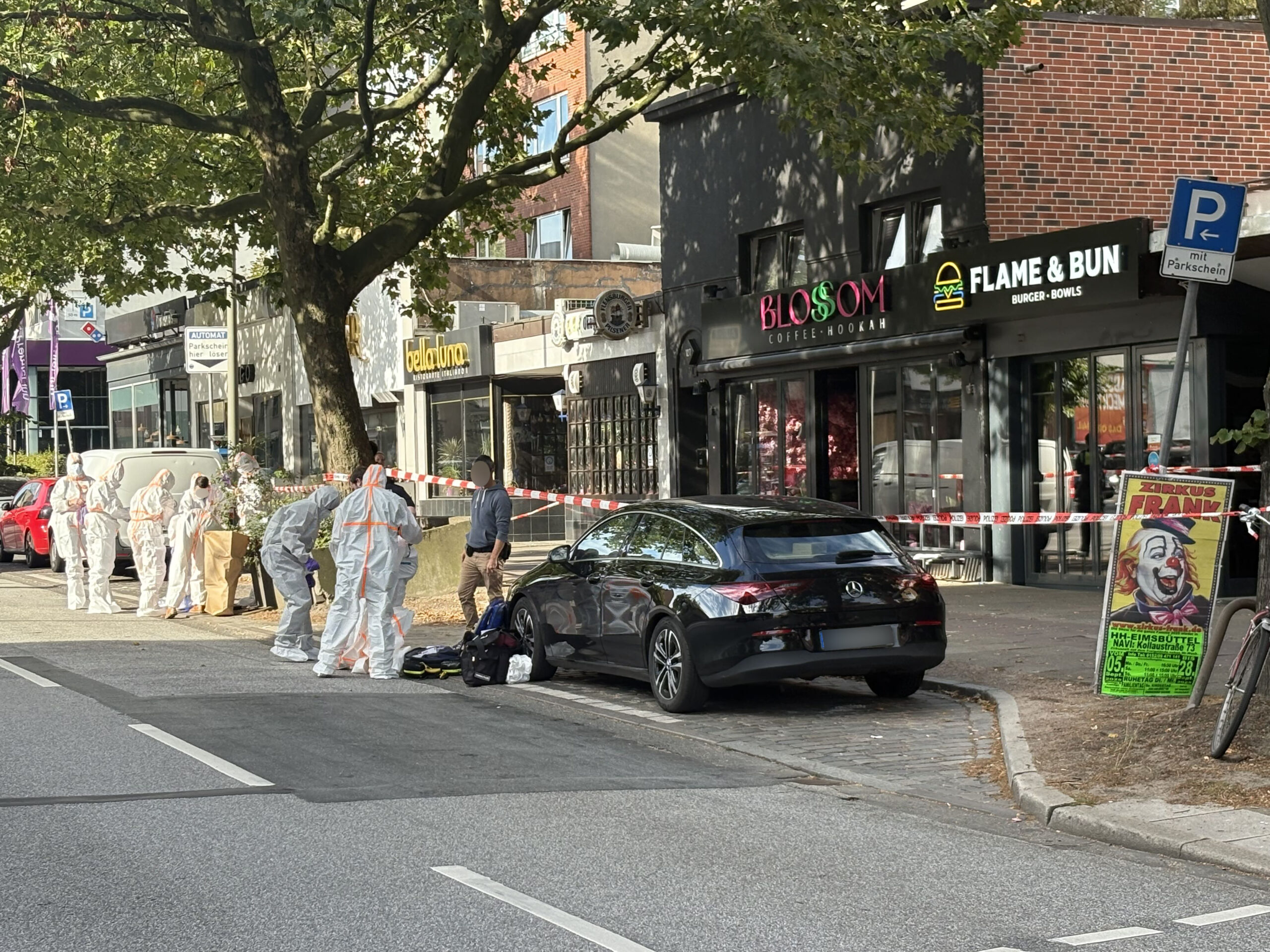 In einer Shisha-Bar an der Lübecker Straße wurde eine Leiche gefunden. Spurensicherung und Mordkommission sind vor Ort.