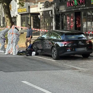 In einer Shisha-Bar an der Lübecker Straße wurde eine Leiche gefunden. Spurensicherung und Mordkommission sind vor Ort.