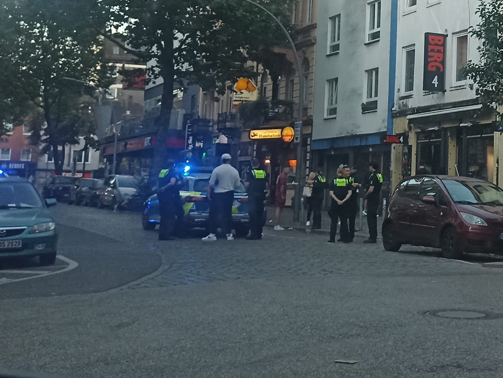 Polizei am Hamburger Berg
