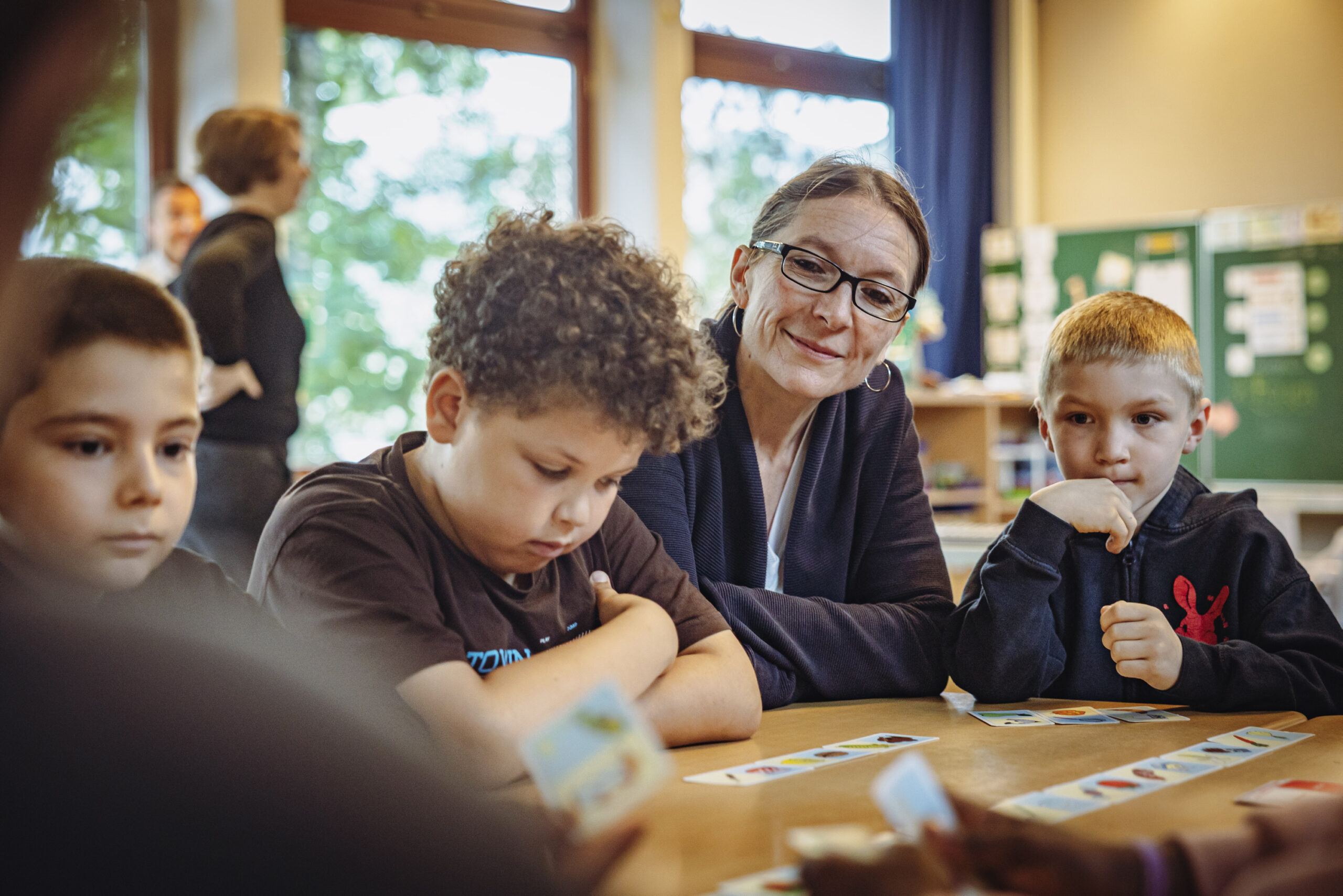Kinder beim gemeinsamen Lernen