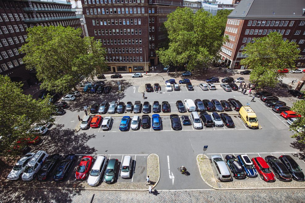Derzeit wird der Burchardplatz noch als Abstellfläche für Autos genutzt.