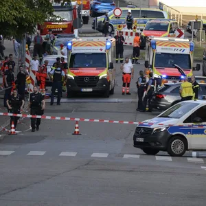 Großeinsatz von Polizei und Rettungskräften nach einem Raubüberfall in der Völklinger Innenstadt.