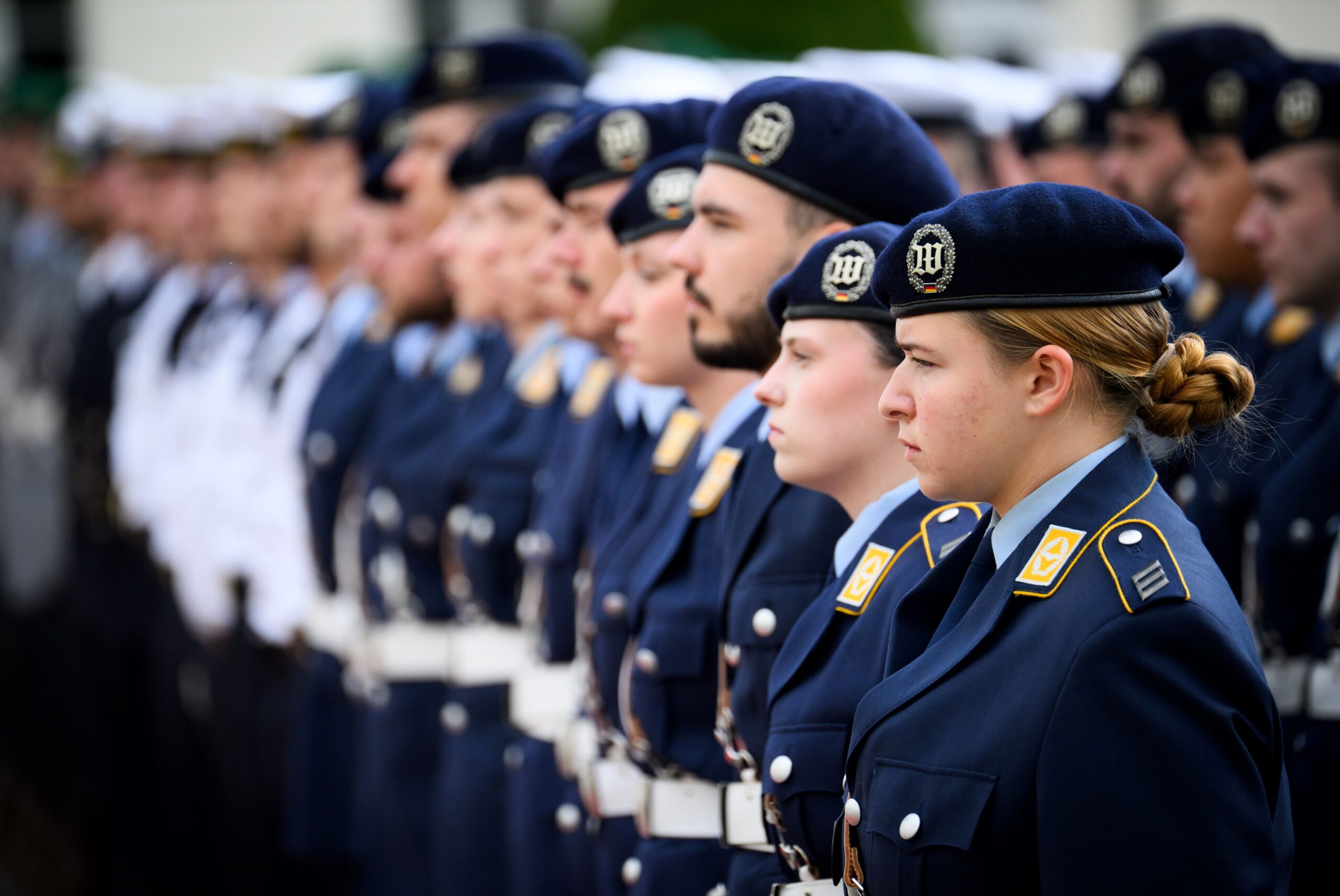 Soldatinnen und Soldaten der Ehrenformation der Bundeswehr (Archivbild).