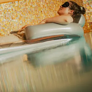 MOPO-Reporterin Pauline Reibe beim Sound Bathing.