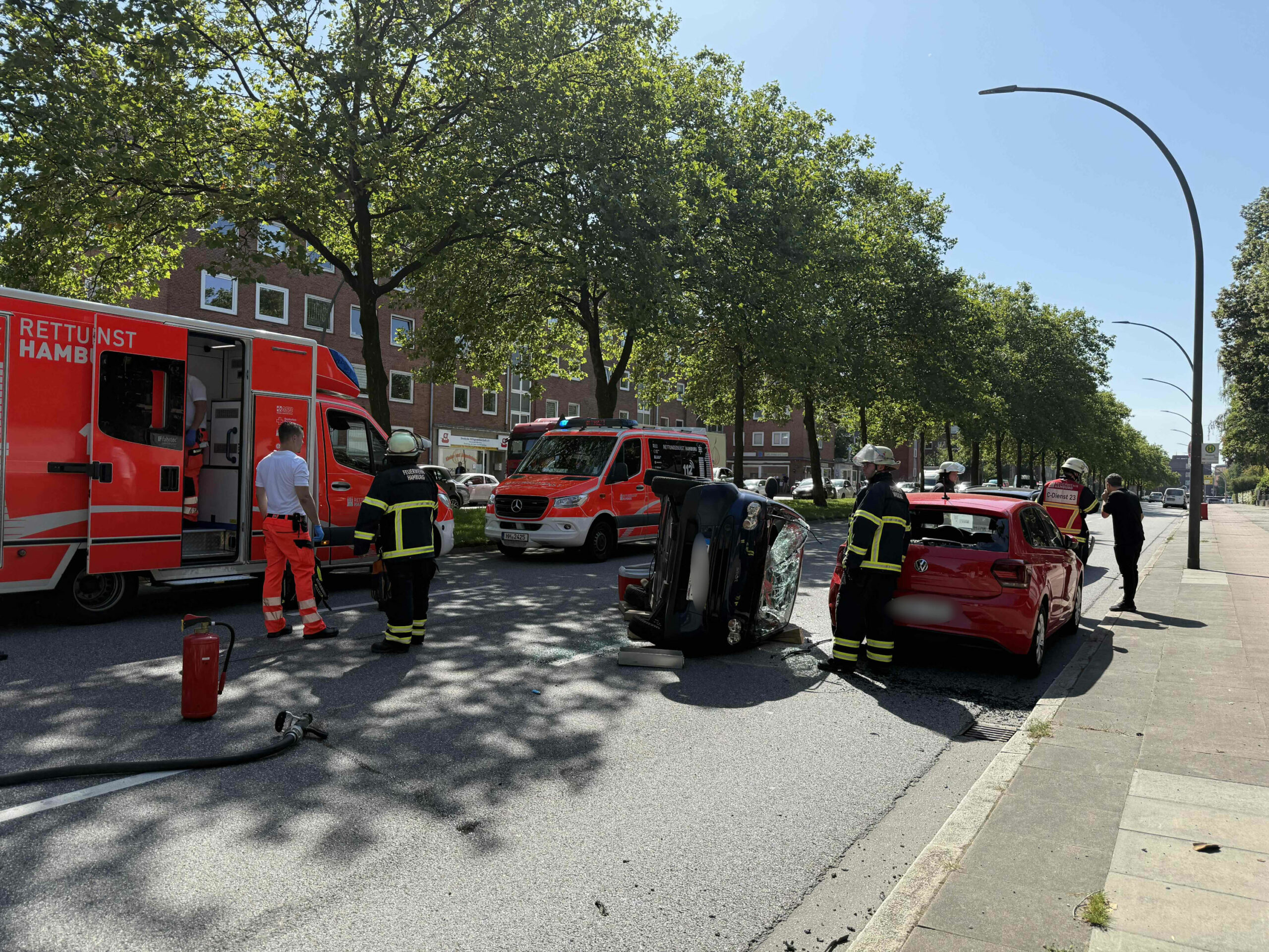 Einer der beteiligten Autofahrer wurde bei dem Crash schwer verletzt.
